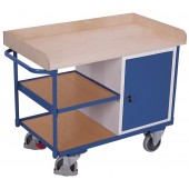 Établi mobile avec 3 plateaux et rebord