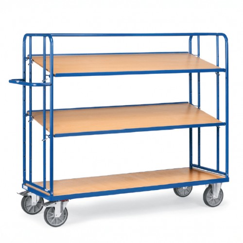 Chariots &agrave; 3 plateaux inclinables